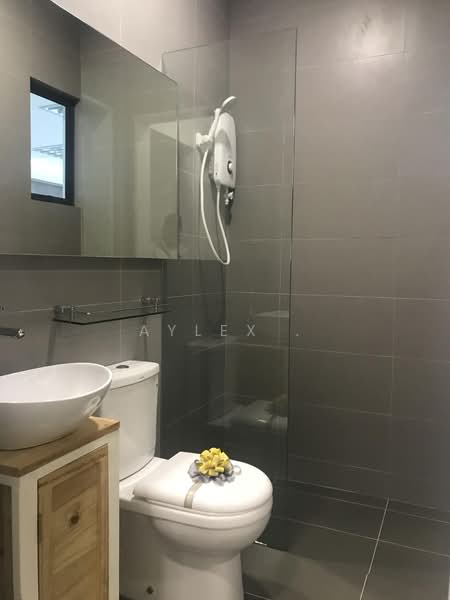Servis Apartment untuk Dijual di The Atera @ Petaling Jaya - Phase 2 - Aylex . - Bathroom - PropertyGuru.com.my