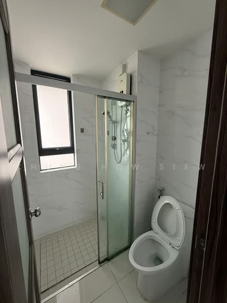 Apartment for Rent at Regalia Park @ Forest City - Chung How Siew - Bathroom - PropertyGuru.com.my