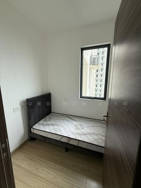 Apartment for Rent at Regalia Park @ Forest City - Chung How Siew - Bedroom - PropertyGuru.com.my