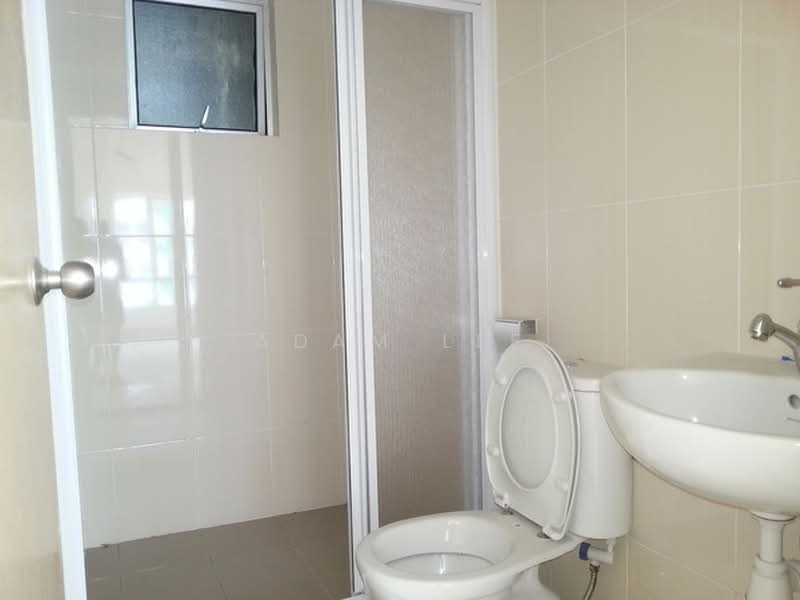 Service Residence for Sale at OUG Parklane - Adam Lee - Bathroom - PropertyGuru.com.my