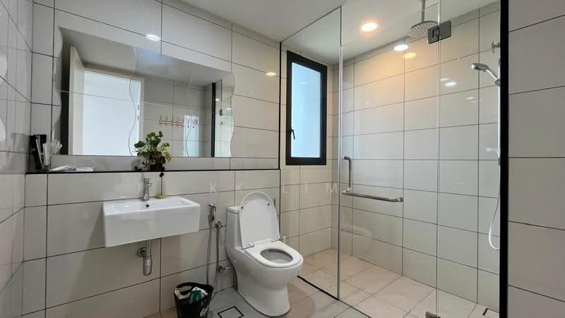 Kediaman Servis untuk Disewa di Duta Park Residences - KK Lim - Bathroom - PropertyGuru.com.my