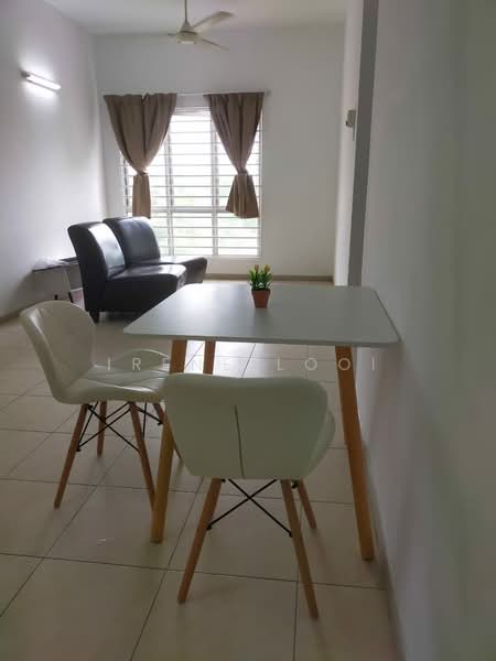 Pangsapuri untuk Dijual di Baiduri Court Apartment - Irene Looi - Living Room - PropertyGuru.com.my