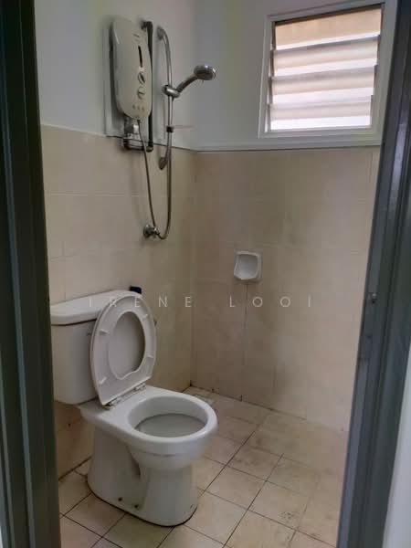 Pangsapuri untuk Dijual di Baiduri Court Apartment - Irene Looi - Bathroom - PropertyGuru.com.my