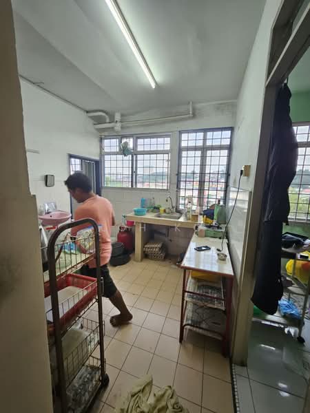 Rumah Flat untuk Disewa di Sri Mewah (Kampung Aman 1) - Loh KC - Kitchen - PropertyGuru.com.my