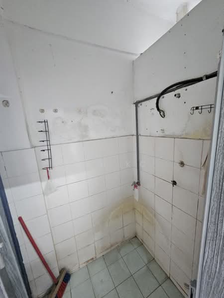 Rumah Flat untuk Disewa di Sri Mewah (Kampung Aman 1) - Loh KC - Bathroom - PropertyGuru.com.my