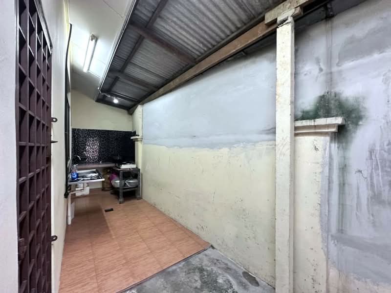 Rumah Berkembar untuk Dijual di Taman Megah Ria (Masai) - Karl Lim - Kitchen - PropertyGuru.com.my