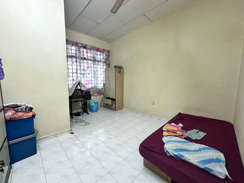 Rumah Berkembar untuk Dijual di Taman Megah Ria (Masai) - Karl Lim - Bedroom - PropertyGuru.com.my