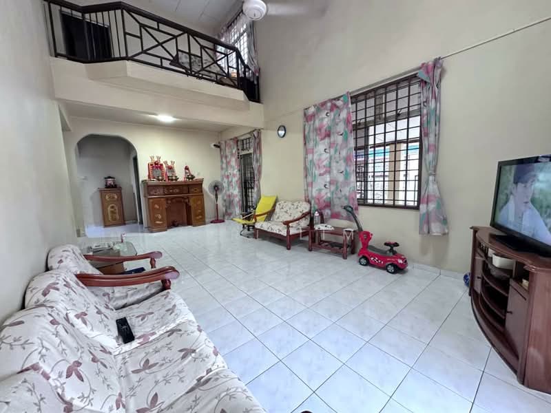 Rumah Berkembar untuk Dijual di Taman Megah Ria (Masai) - Karl Lim - Living Room - PropertyGuru.com.my