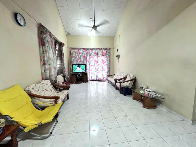 Rumah Berkembar untuk Dijual di Taman Megah Ria (Masai) - Karl Lim - Living Room - PropertyGuru.com.my