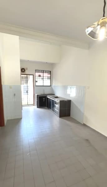 Rumah Teres 1 Tingkat untuk Dijual di Bandar Baru Permas Jaya (Permas Jaya) - Christina Ang - Kitchen - PropertyGuru.com.my