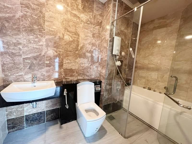 Service Residence for Rent at Paragon Suites @ CIQ - Jennifer Tee - Bathroom - PropertyGuru.com.my