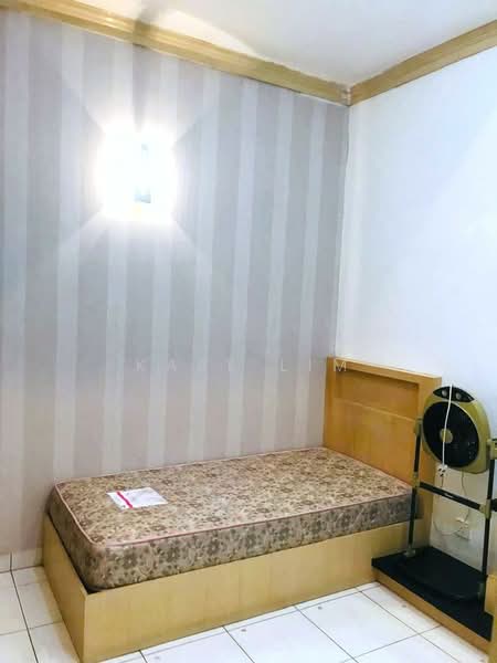 1-storey Terraced House for Sale in Taman Molek (Johor Bahru) - Karl Lim - Bedroom - PropertyGuru.com.my