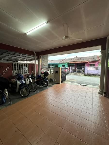 1-storey Terraced House for Sale in Lukut (Negeri Sembilan) - Azrul Othman - Exterior - PropertyGuru.com.my