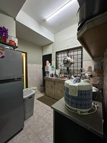 1-storey Terraced House for Sale in Lukut (Negeri Sembilan) - Azrul Othman - Kitchen - PropertyGuru.com.my