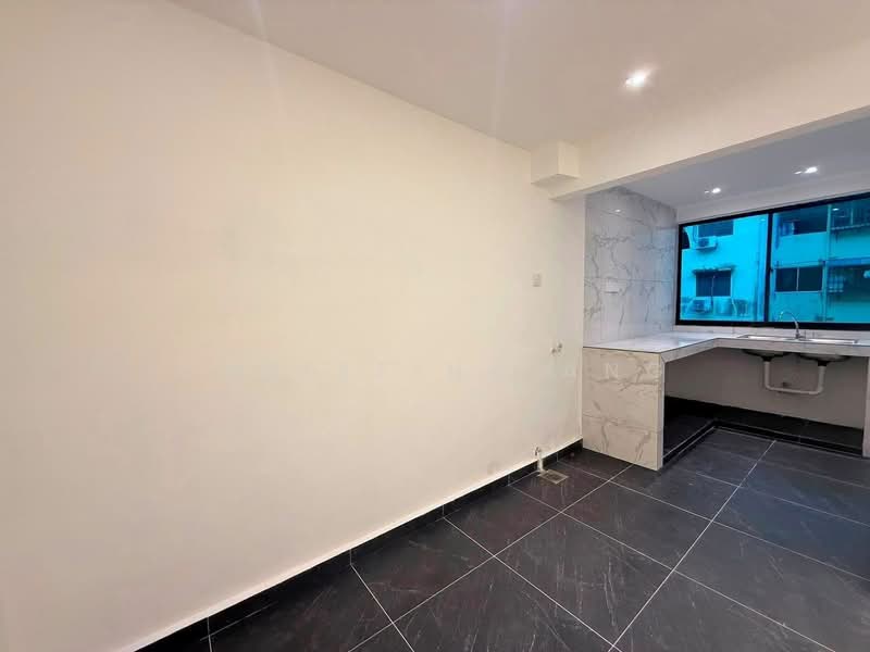 Flat for Sale at Flat Daisy - Christina Ang - Kitchen - PropertyGuru.com.my
