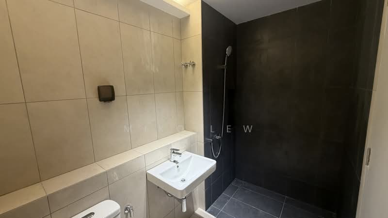 Terraced House for Rent in Taman Bukit Serdang (Seri Kembangan) - Miko Lew - Bathroom - PropertyGuru.com.my