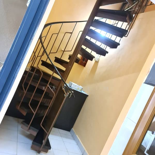 1.5-storey Terraced House for Sale in Taman Molek (Johor Bahru) - Karl Lim - Interior - PropertyGuru.com.my