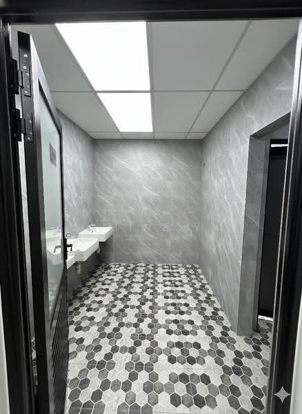 Semi-D Factory for Rent in Eco Business Park V (Puncak Alam) - Jasmine Yap - Bathroom - PropertyGuru.com.my