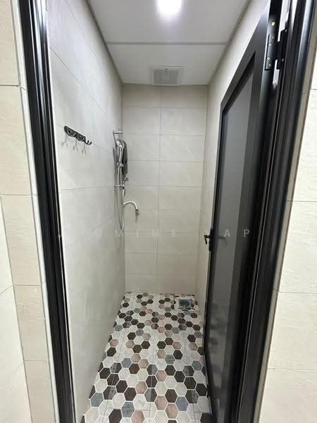 Semi-D Factory for Rent in Eco Business Park V (Puncak Alam) - Jasmine Yap - Bathroom - PropertyGuru.com.my