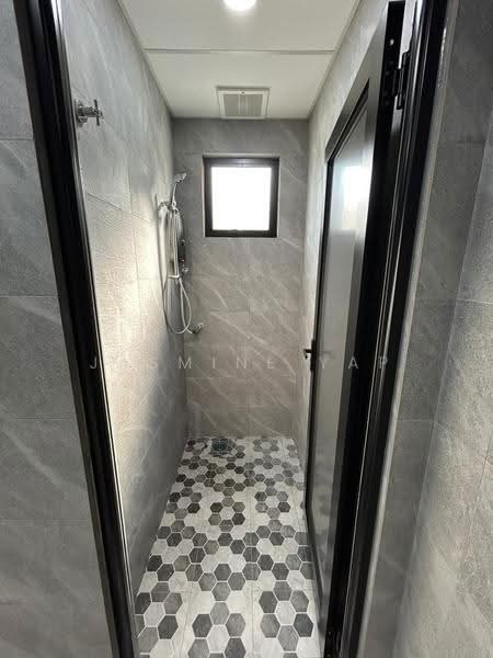 Semi-D Factory for Rent in Eco Business Park V (Puncak Alam) - Jasmine Yap - Bathroom - PropertyGuru.com.my