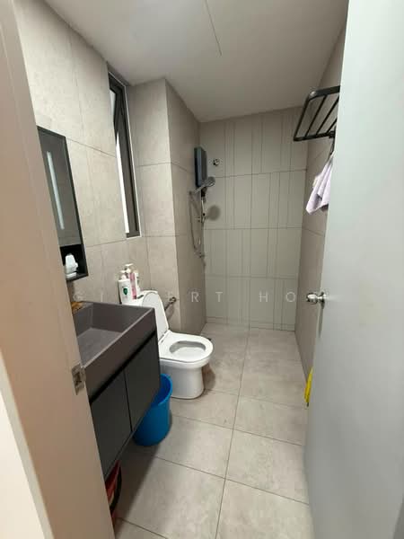 Service Residence for Rent at Kenwingston Platz - Gilbert Hor - Bathroom - PropertyGuru.com.my