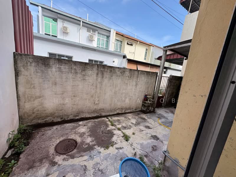 Rumah Teres 2 Tingkat untuk Dijual di Taman Sri Putra (Banting) - Hafiz Yaacob - Exterior - PropertyGuru.com.my