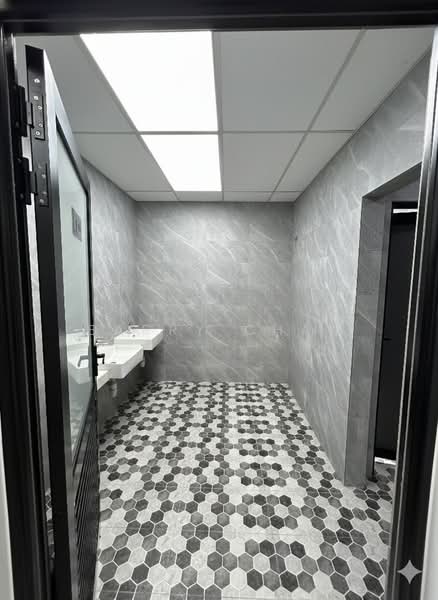 Semi-D Factory for Rent in Eco Business Park V (Puncak Alam) - BARRY CHAN - Bathroom - PropertyGuru.com.my