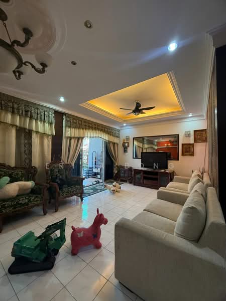 2-storey Terraced House for Rent in Kuching (Sarawak) - Erica Bong - Living Room - PropertyGuru.com.my