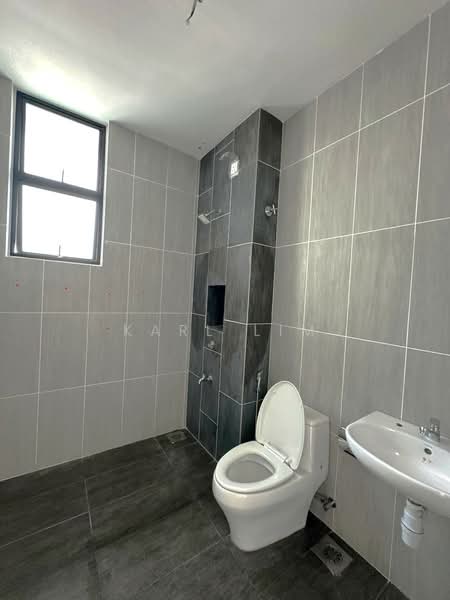 Rumah Teres 2 Tingkat untuk Dijual di Permas Jaya (Johor Bahru) - Karl Lim - Bathroom - PropertyGuru.com.my