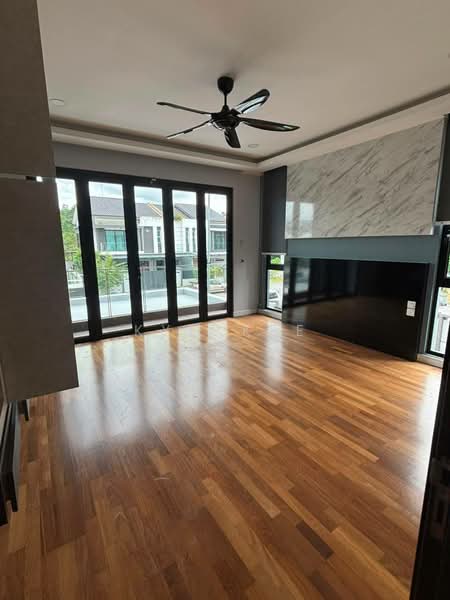 Rumah Berkembar untuk Dijual di Taman Nusa Idaman (Iskandar Puteri (Nusajaya)) - Kym Kee - Living Room - PropertyGuru.com.my