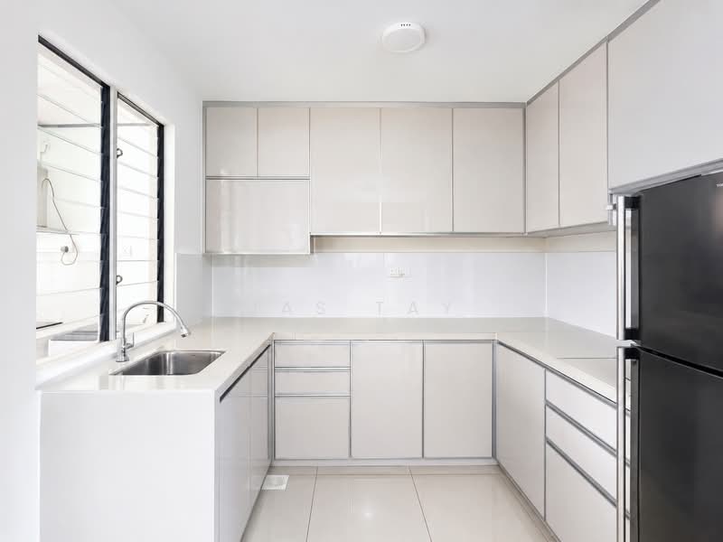Kondominium untuk Dijual di Fairway Suites - Jas Tay - Kitchen - PropertyGuru.com.my