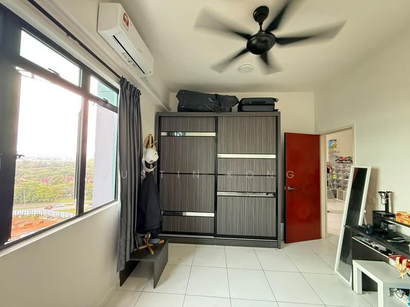 Service Residence for Sale at Sky Oasis Residence (Pangsapuri Oasis 1) - Justin Kong - Bedroom - PropertyGuru.com.my
