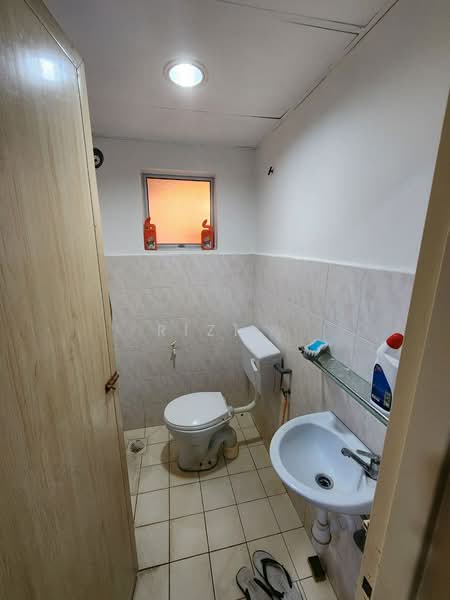 Apartment for Rent at Sri Ria Apartments - RIZ1 . - Bathroom - PropertyGuru.com.my