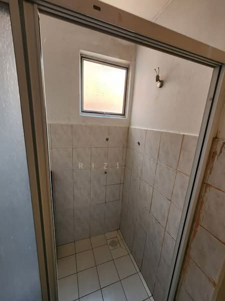 Apartment for Rent at Sri Ria Apartments - RIZ1 . - Bathroom - PropertyGuru.com.my