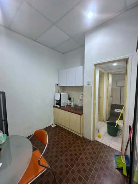 Kedai / Pejabat untuk Dijual di Permas Jaya (Johor Bahru) - Karl Lim - Kitchen - PropertyGuru.com.my
