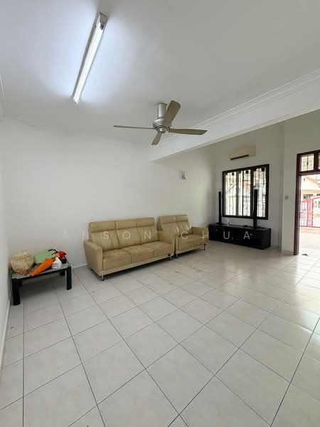 1.5-storey Terraced House for Rent in Taman Impian Emas (Skudai) - Anson Chua - Living Room - PropertyGuru.com.my