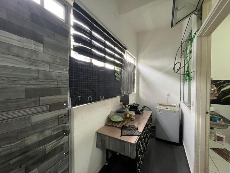 2-storey Terraced House for Sale in Pasir Gudang (Johor) - Tom Loh - Kitchen - PropertyGuru.com.my