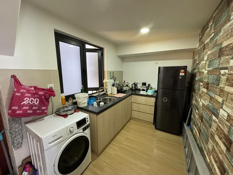 Service Residence for Sale at Sunway Grid Residence - Janlly Jong - Kitchen - PropertyGuru.com.my