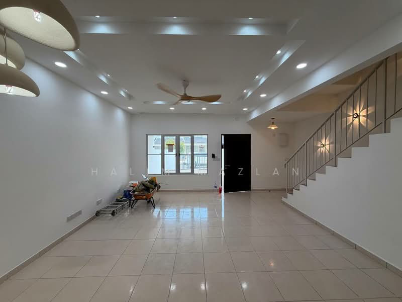 Rumah Teres untuk Disewa di Sepang (Selangor) - Halim Mazlan - Living Room - PropertyGuru.com.my