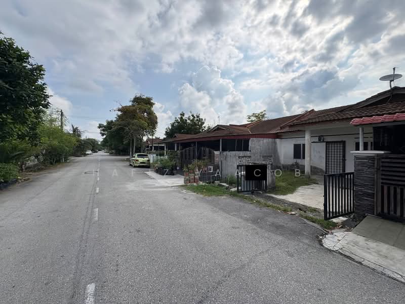Terraced House for Sale in Taman Banting Baru (Banting) - Hafiz Yaacob - Exterior - PropertyGuru.com.my