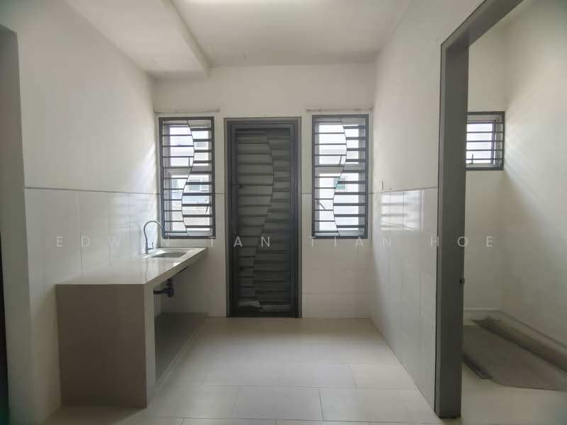 Rumah Teres 2 Tingkat untuk Dijual di Bandar Saujana Putra (Tanjong Duabelas) - Edwin Tan Tian Hoe - Kitchen - PropertyGuru.com.my