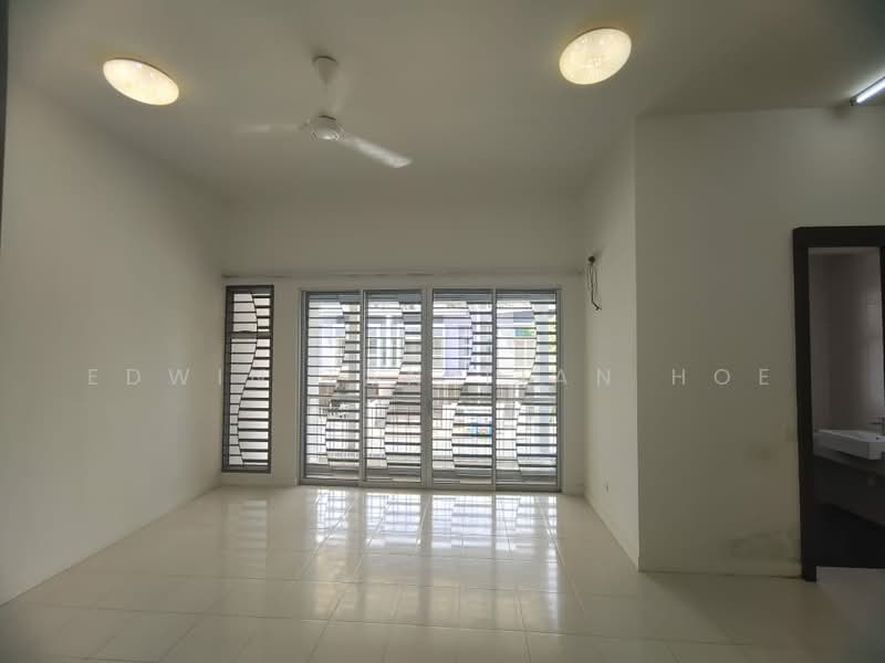 Rumah Teres 2 Tingkat untuk Dijual di Bandar Saujana Putra (Tanjong Duabelas) - Edwin Tan Tian Hoe - Living Room - PropertyGuru.com.my