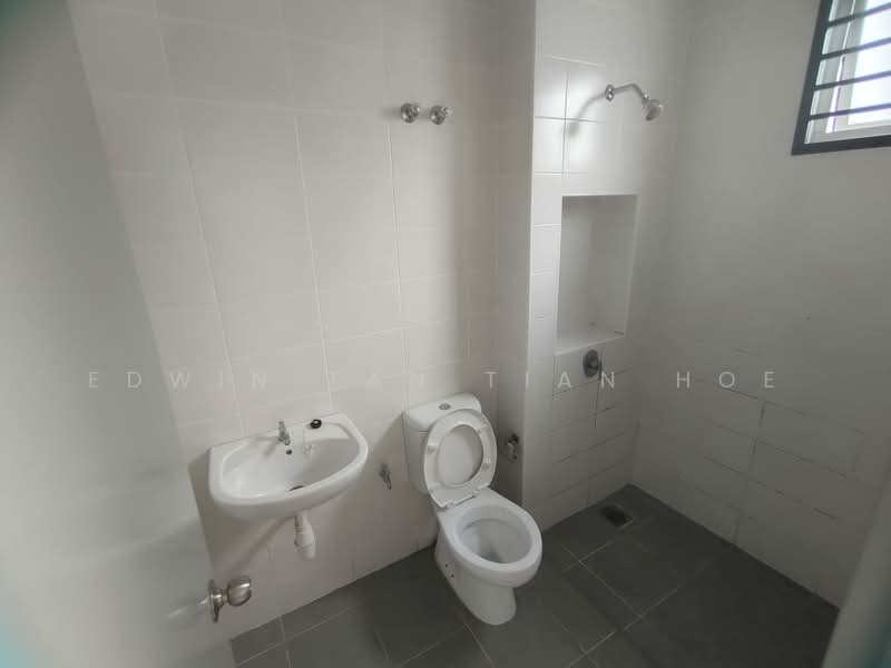 Rumah Teres 2 Tingkat untuk Dijual di Bandar Saujana Putra (Tanjong Duabelas) - Edwin Tan Tian Hoe - Bathroom - PropertyGuru.com.my