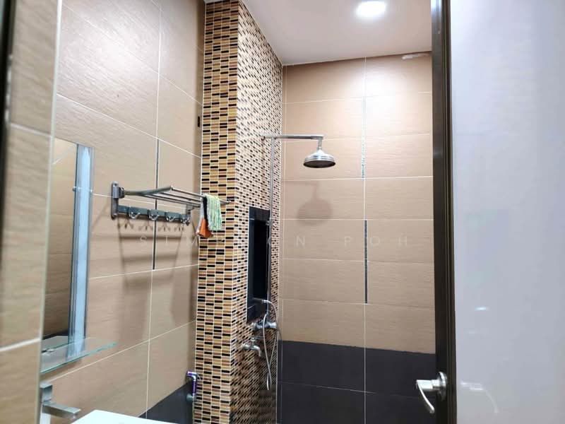 Rumah Berkembar untuk Dijual di Taman Sutera Utama (Skudai) - Simpson Poh - Bathroom - PropertyGuru.com.my