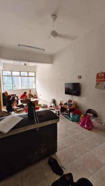 Pangsapuri untuk Dijual di Taman Terubong Jaya - Alex Cheah - Living Room - PropertyGuru.com.my