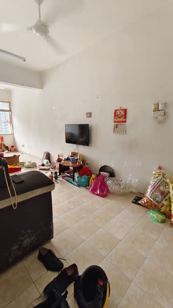 Pangsapuri untuk Dijual di Taman Terubong Jaya - Alex Cheah - Living Room - PropertyGuru.com.my