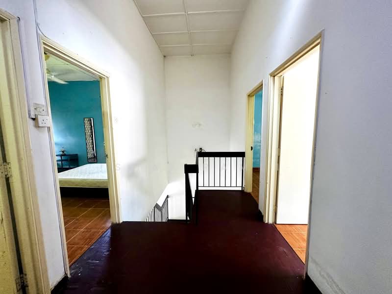 Rumah Teres 2 Tingkat untuk Dijual di Taman Dagang (Ampang) - Ishak Ramli - Corridor - PropertyGuru.com.my
