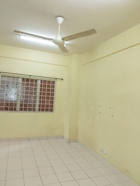 Pangsapuri untuk Disewa di Selesa I Resort Apartment (Pangsapuri Damai Mewah B) - Zehan Zaki - PropertyGuru.com.my