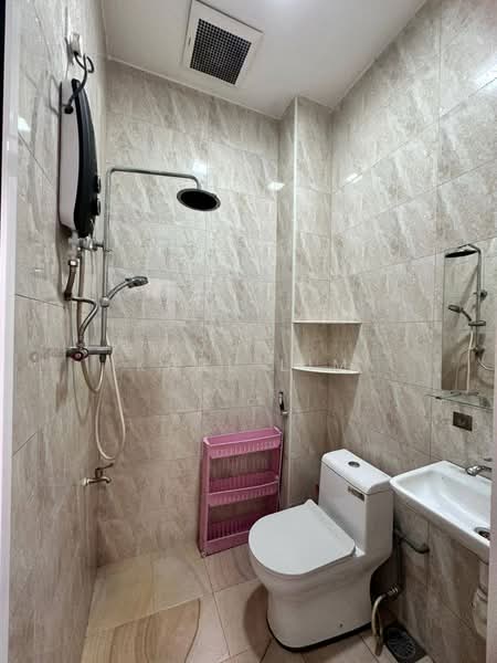 2.5-storey Terraced House for Sale in Taman Bukit Jaya (Ulu Tiram) - Karl Lim - Bathroom - PropertyGuru.com.my