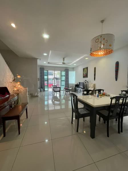 Rumah Kluster untuk Dijual di Taman Nusa Bestari (Iskandar Puteri (Nusajaya)) - Daphne Lee - Living Room - PropertyGuru.com.my